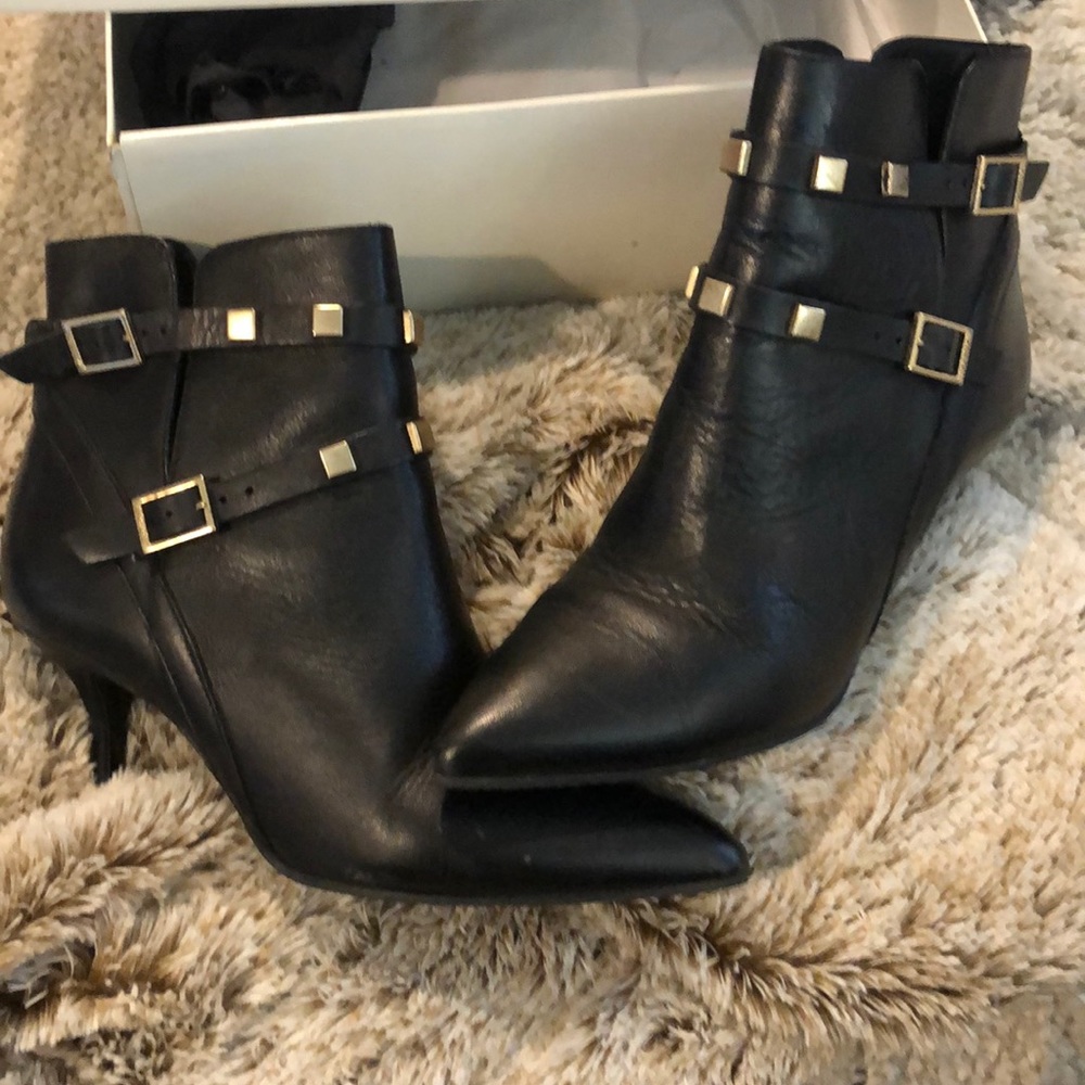 Pump booties